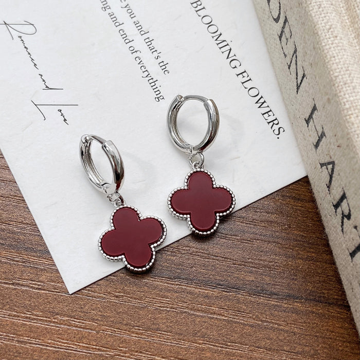 Wholesale Black Lucky Flower Small and Exquisite Stud Earrings