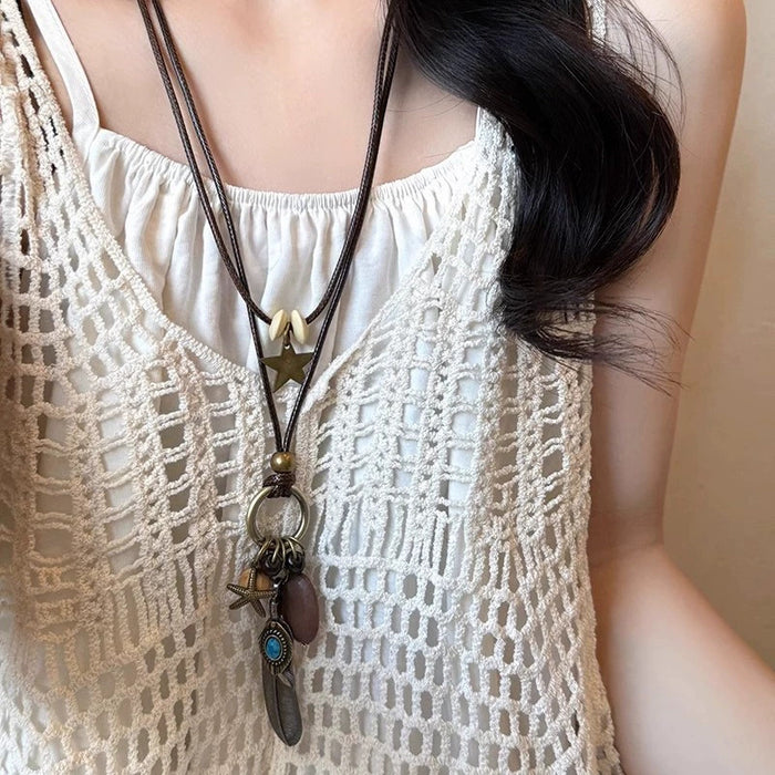 Wholesale Hollow flower heart-shaped necklace sweatshirt chain, fashionable and high-end sweater chain