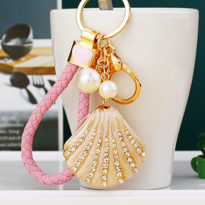 Wholesale Diamond studded pearl shell car keychain pendant, metal keychain ring, alloy accessory
