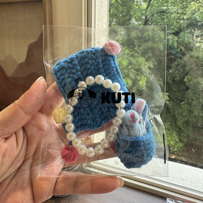 Wholesale Doll clothes,  knitted hats,  pearl necklaces,  bags,  and accessories