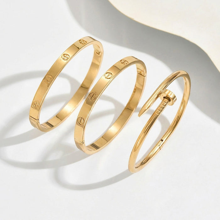Wholesale Four Leaf Clover Rhinestone Titanium Steel Bangle Bracelet Chic Women S Jewelry Accessory Stylish Everyday Gift