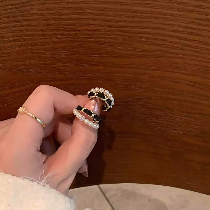 Wholesale Black velvet pearl earrings with a light luxury temperament, C-shaped earrings, retro earrings