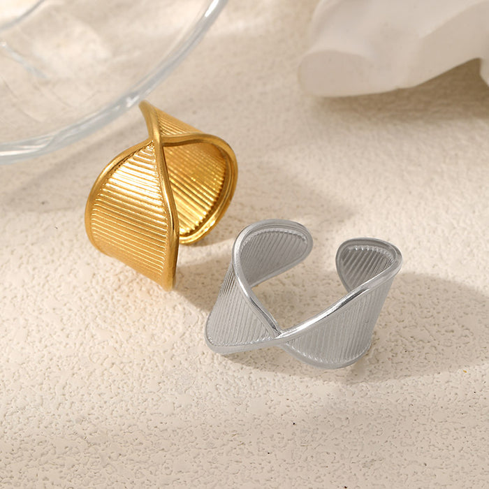 Wholesale Elegant design with textured openwork  a unique and minimalist stainless steel ring