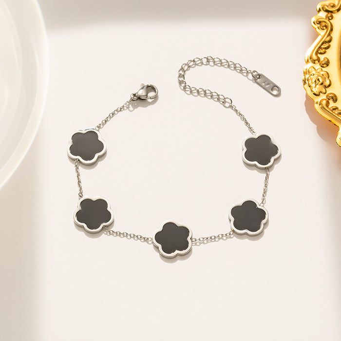 Wholesale Flower titanium steel necklace, female niche pendant, collarbone chain, fashionable temperament necklace
