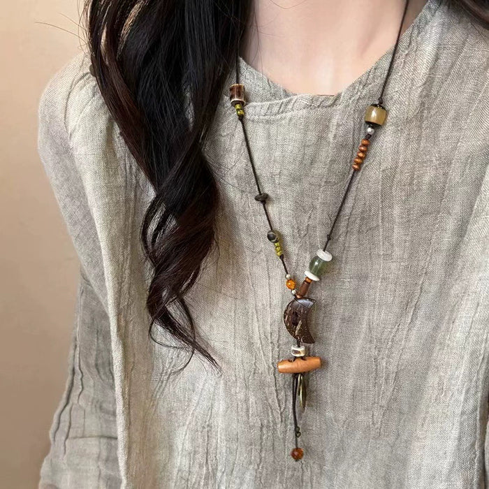 Wholesale Hollow flower heart-shaped necklace sweatshirt chain, fashionable and high-end sweater chain