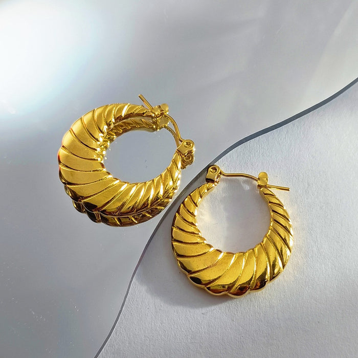 Wholesale irregular geometric ear buckle