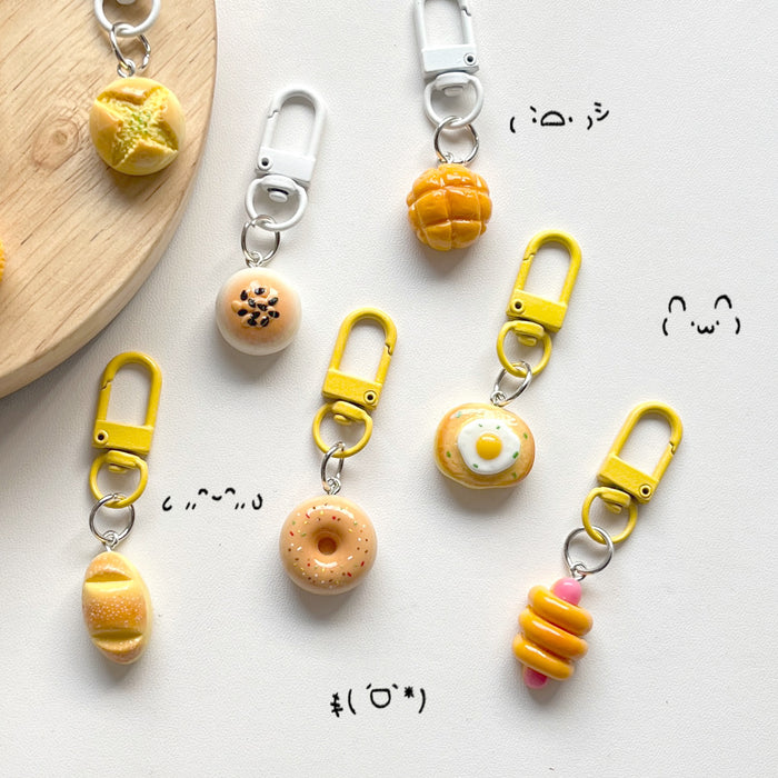 Wholesale Keychains, cute and sweet pendants, gifts, small accessories, hanging ornaments
