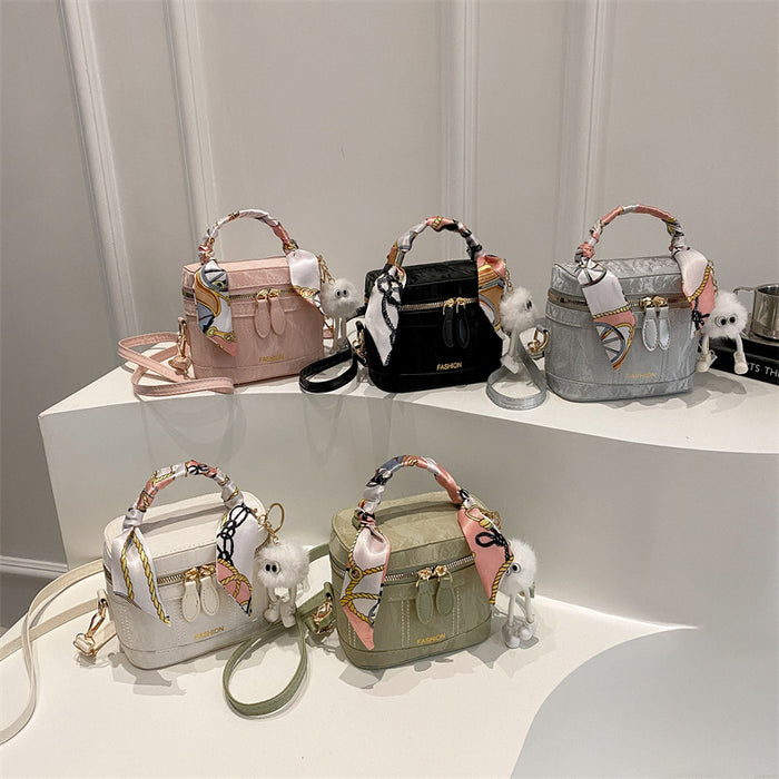 Wholesale Fashion single shoulder small square bag, niche design, crossbody bucket bag