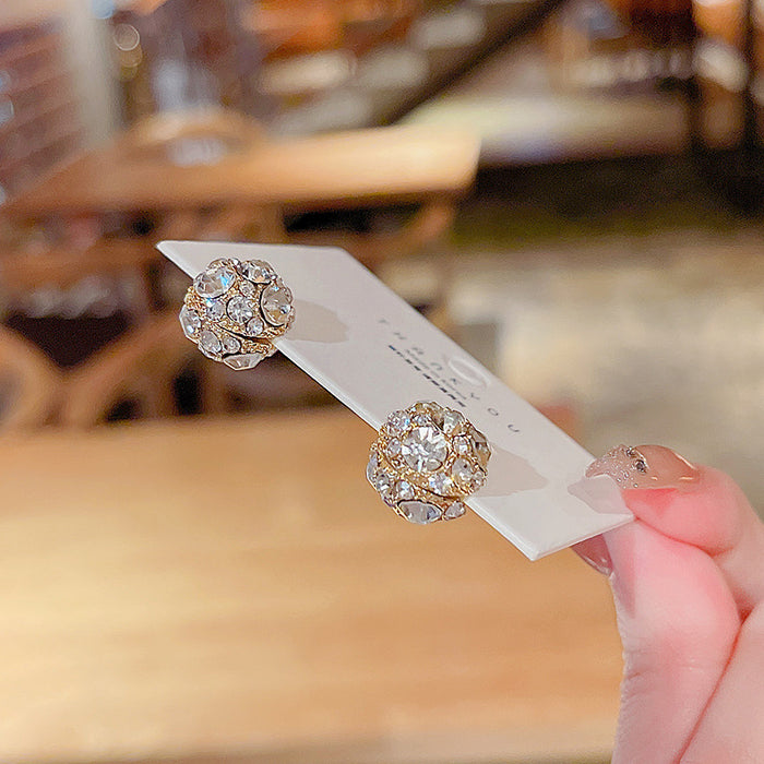 Wholesale Design Sense Magnetic Attractive Earrings Women's Niche Creative