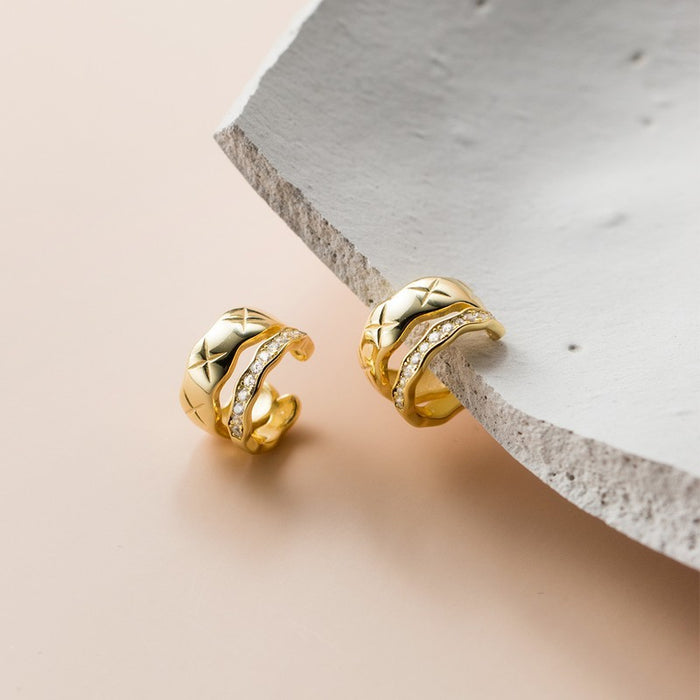 Wholesale Fashionable wave double-layer ear clip for women with retro temperament, diamond studded earrings without ear holes, ear bone earrings, and ear accessories