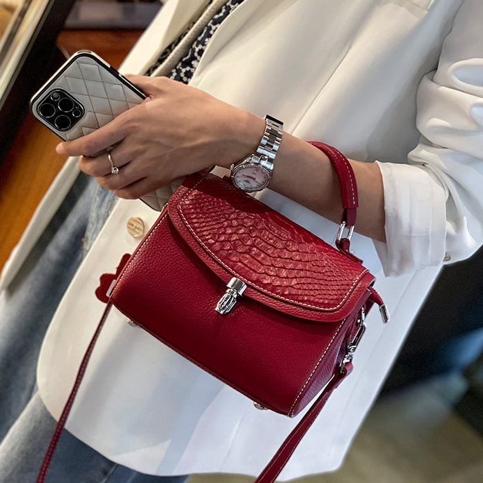 Wholesale First layer cowhide shoulder bag, new leather high-end style, stylish handbag, versatile crossbody bag