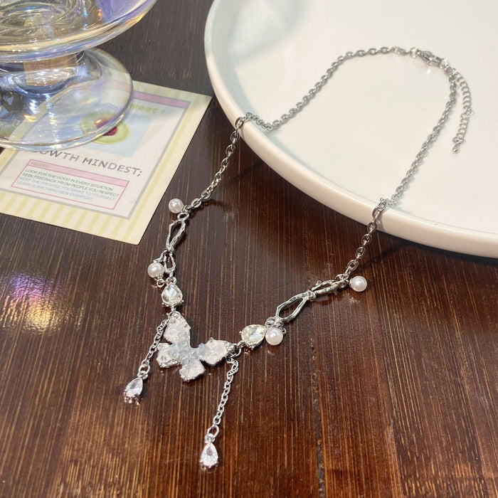 Wholesale Butterfly tassel necklace, light luxury, high-end temperament, fashionable necklace, versatile collarbone necklace, necklace accessory