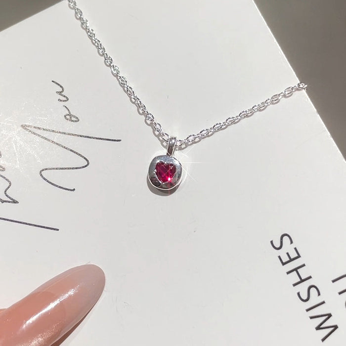 Wholesale Love pendant necklace, heart-shaped zircon necklace, versatile commuting necklace, niche collarbone chain