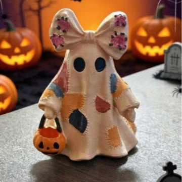 Wholesale Stylish Patchwork Ghost Resin Figurine  Decor Country Style Mantel Shelf Accent And Everyday Gift