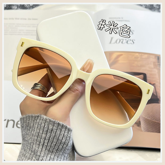 Wholesale Sunglasses for women, UV resistant polarizing lenses, ultra light and trendy men's sunglasses