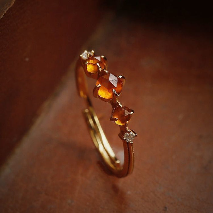 Wholesale Ring with high-end retro temperament, gemstone living ring
