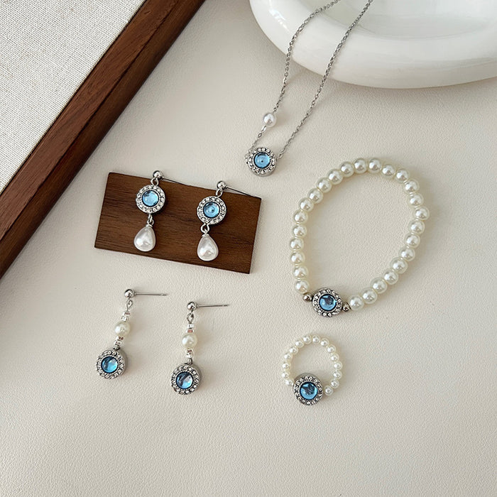 Wholesale Pearl necklace light luxury niche collarbone chain pearl earring necklace set combination