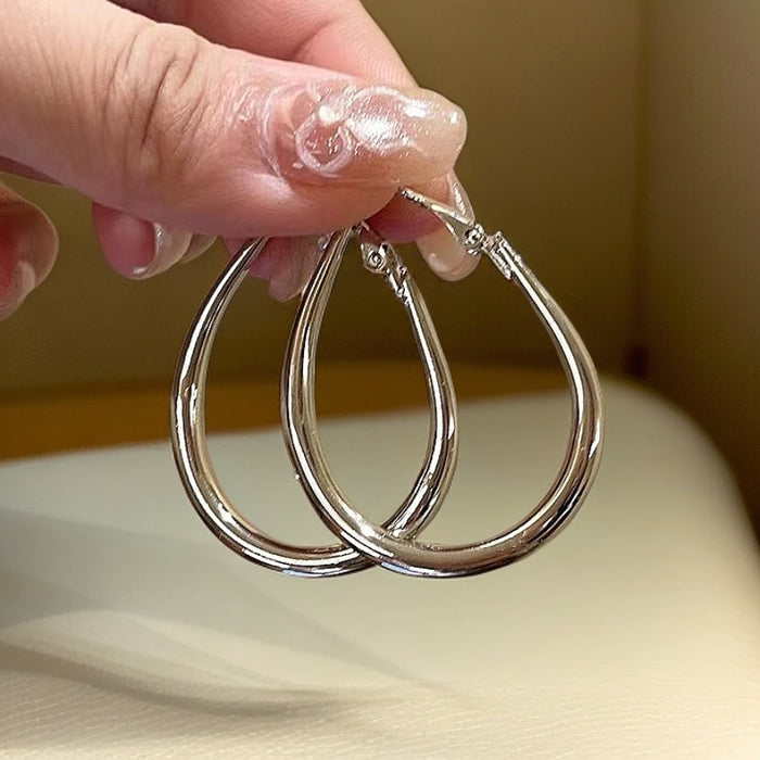 Wholesale Plain ring earrings, light luxury temperament, exaggerated earrings, silver needle earrings