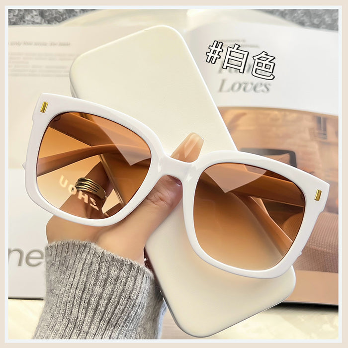 Wholesale Sunglasses for women, UV resistant polarizing lenses, ultra light and trendy men's sunglasses