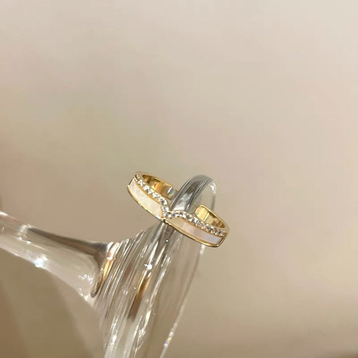 Wholesale Luxurious Shell Letter Exquisite Stacked Women's Niche Luxury Fashion Ring