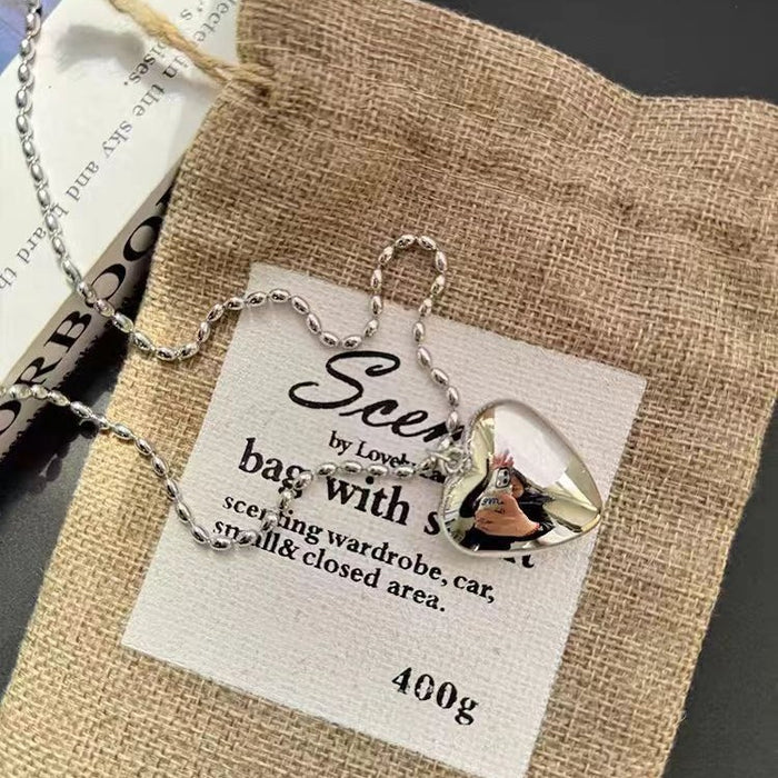 Wholesale Three-dimensional Love Pendant Necklace Women's Simple Heart Collarbone Chain