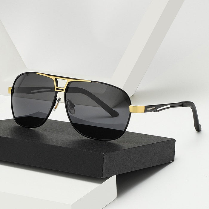 Wholesale Men's sunglasses, new polarized color changing sunglasses, sun shading and UV protection, driving and driving