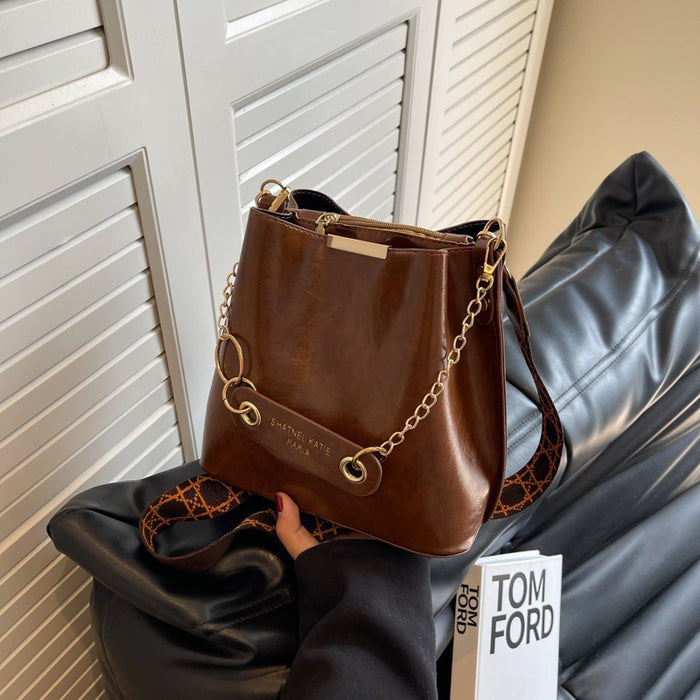 Wholesale Vintage large capacity bag, new fashionable single shoulder crossbody, simple and stylish portable bucket bag