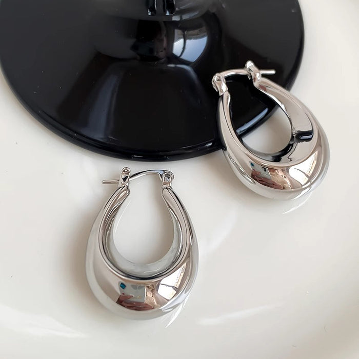 Wholesale Small niche design, high-end feel, light luxury, versatile earrings, silver water droplet earrings, exaggerated earrings, new product
