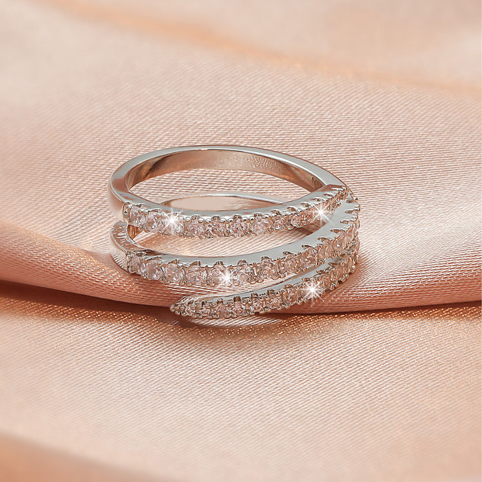 Wholesale Creative micro inlaid zircon women's three circle surround design ring, couple's gift