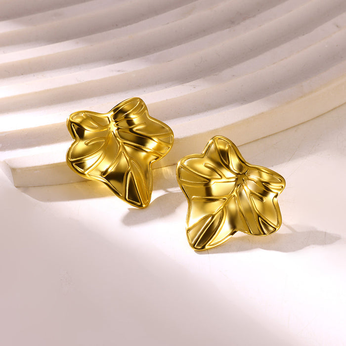 Wholesale Steel Atmospheric Simple Golden Petal Flower Earrings