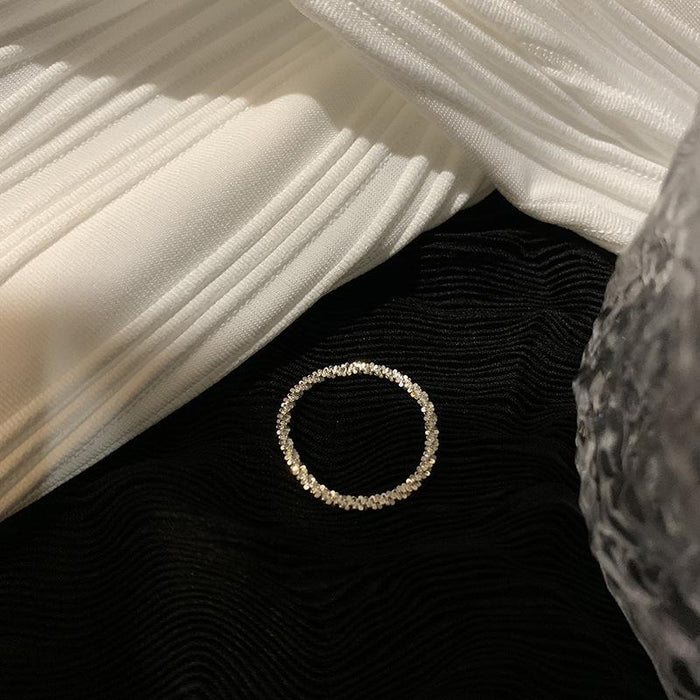 Wholesale The silver ring has a simple and compact temperament