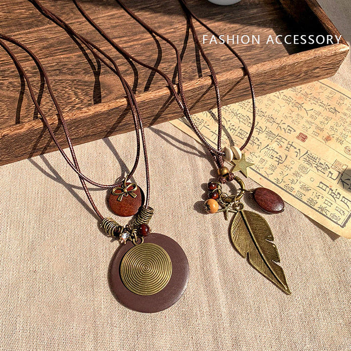 Wholesale Vintage feather necklace, double-layer layered long sweater chain accessory