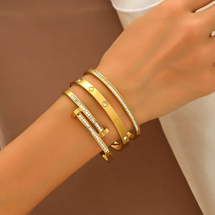 Wholesale Trendy Titanium Steel Bracelet With Zircon Studs Four Leaf Clover Starry Design
