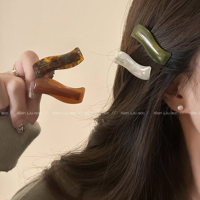 Wholesale New letter wave hair clip with side clip and duckbill clip for high-end temperament hair clip headwear