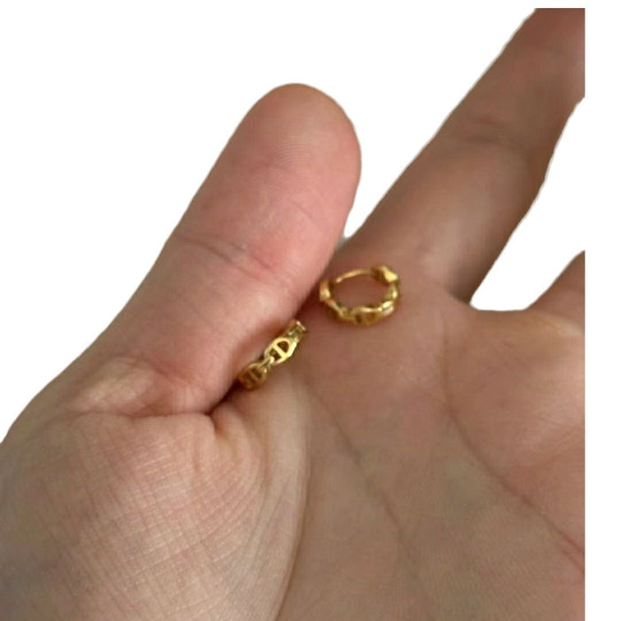 Wholesale Earrings are simple and niche earrings