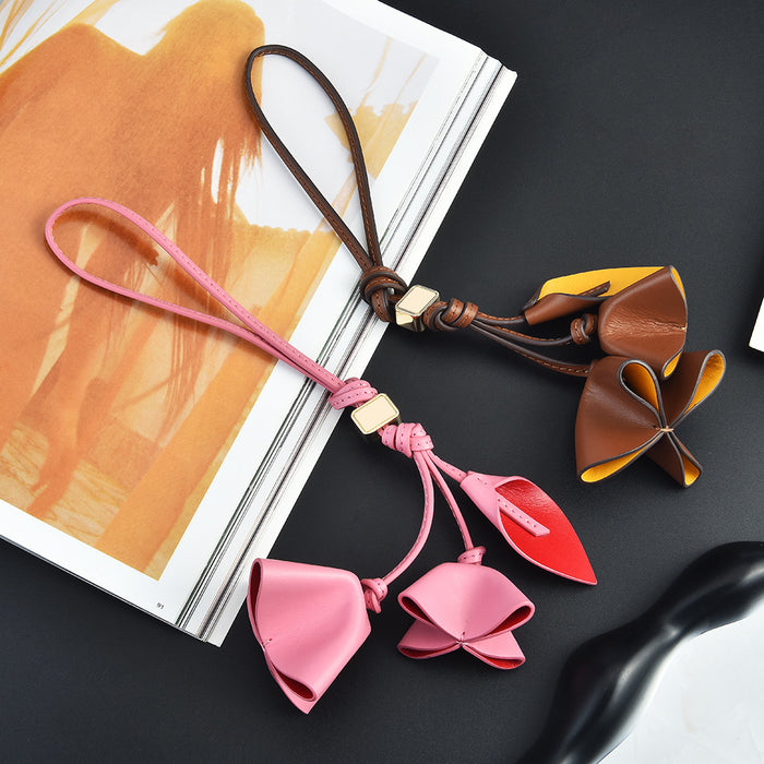 Wholesale Flower Tassel Leather Bag Charm Petal Keychain Stylish Women S Fashion Accessory Gift Boutique Resale