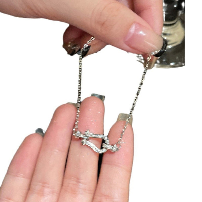 Wholesale Horseshoe buckle zircon bracelet for women, fashionable and high-end commuting wristband, niche, light luxury style, temperament, handmade accessories