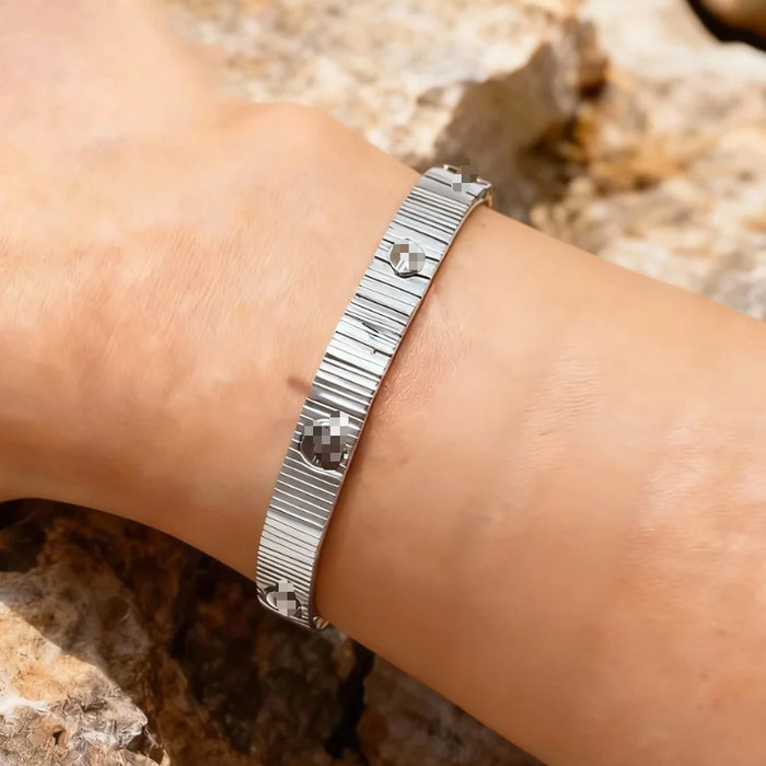 Wholesale Waterproof  titanium steel crinkle round nail bracelet