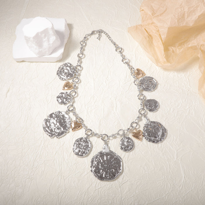 Wholesale Carved Love Badge Alloy Pendant Chain Necklace Fashion Simple Style