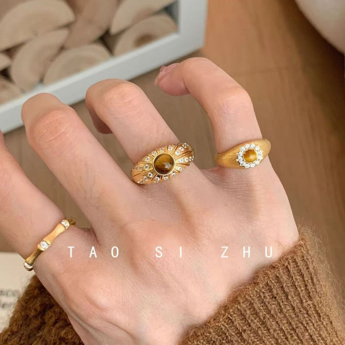 Wholesale Ring for women, vintage index finger ring, high-end ring, women's new style