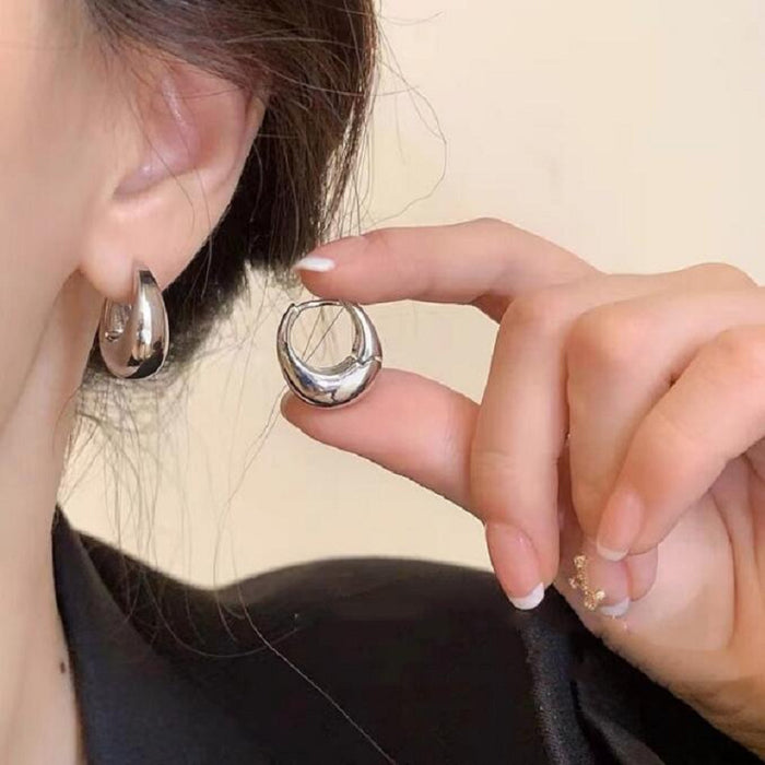 Wholesale Exaggerated hollow ear loops with geometric C-shaped ear clips