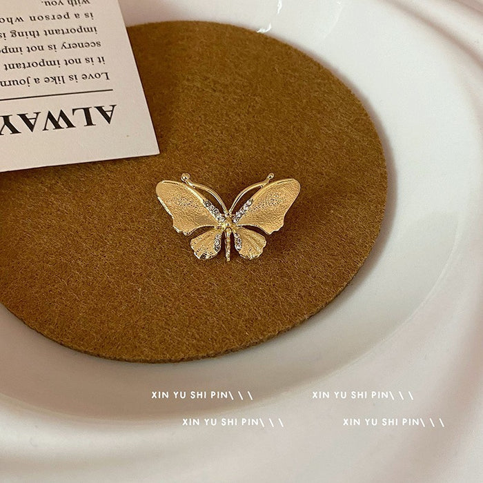 Wholesale Elegant and dynamic brooch, light luxury, fashionable and dreamy brooch accessory