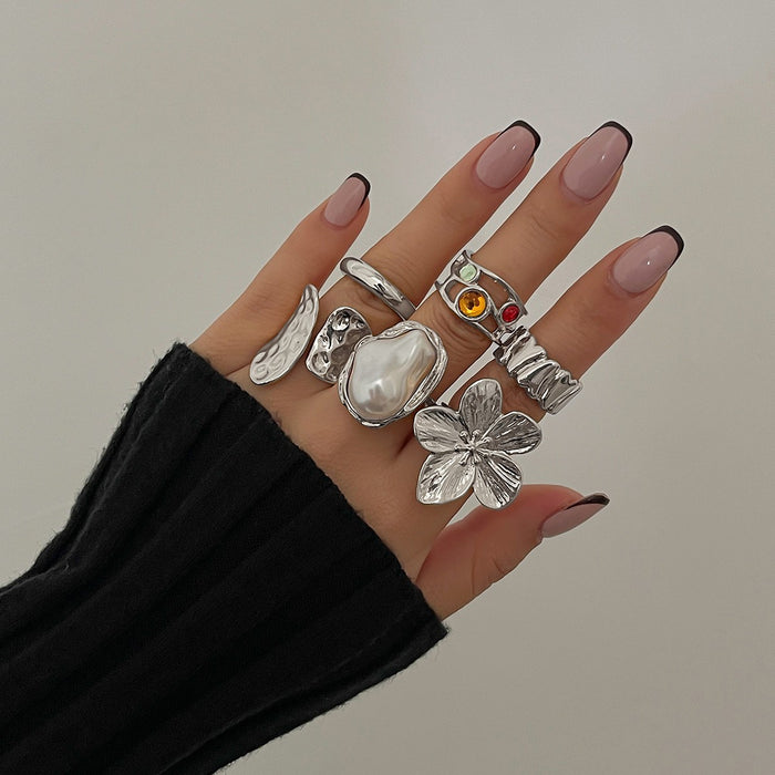 Wholesale Vintage Ring Set with Gold Alloy Flower Opening Design