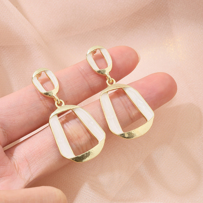 Wholesale Geometric square earrings with a luxurious and high-end feel, personalized retro and irregular temperament, earrings and accessories