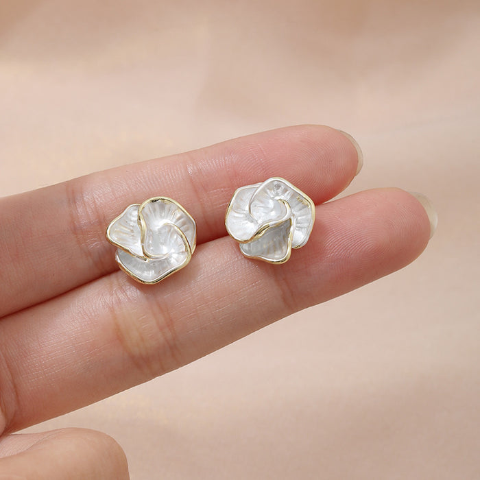 Wholesale Unique niche design, light luxury, high-end camellia flower earrings, feminine earrings, wholesale