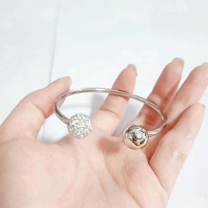 Wholesale Titanium steel color-preserving bracelet with diamond setting