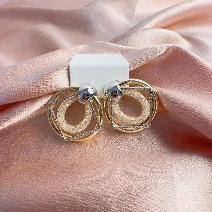 Wholesale Light luxury design, niche silver needle earrings, irregular high-end fashion earrings wholesale