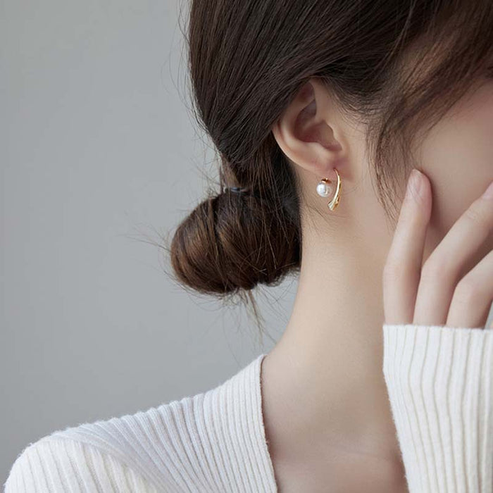 Wholesale French Minimalist High-end Pearl Earrings Elegant Light Luxury Ear Ring Niche Design Earrings