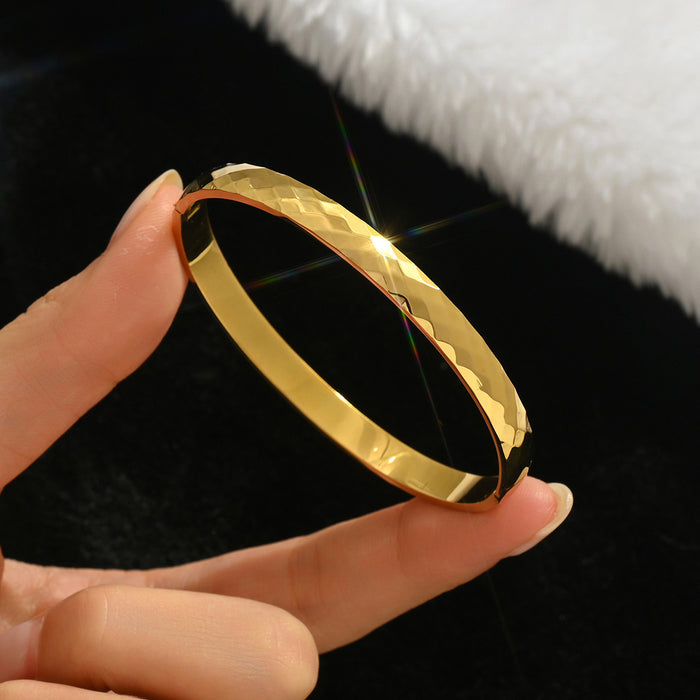 Wholesale Gold Tone Titanium Steel  Bangle Set With Rhinestone Row Trendy Jewelry Accessory For Party Or Everyday Gift