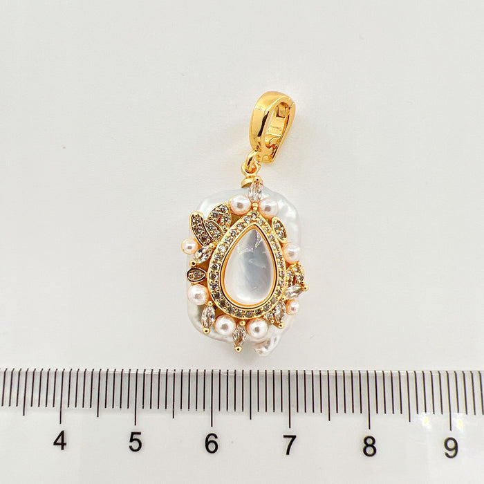 Wholesale Gold Plated Copper Pendant Butterfly Heart Motif Fashion Accessory